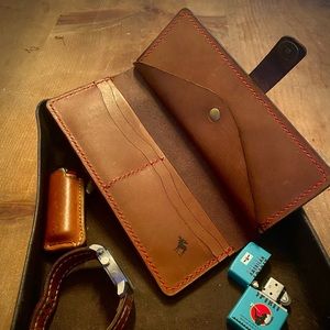 The “Deeds” long wallet